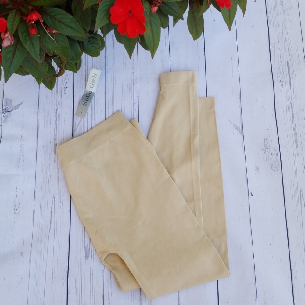 NWT Capri Leggings-One Size